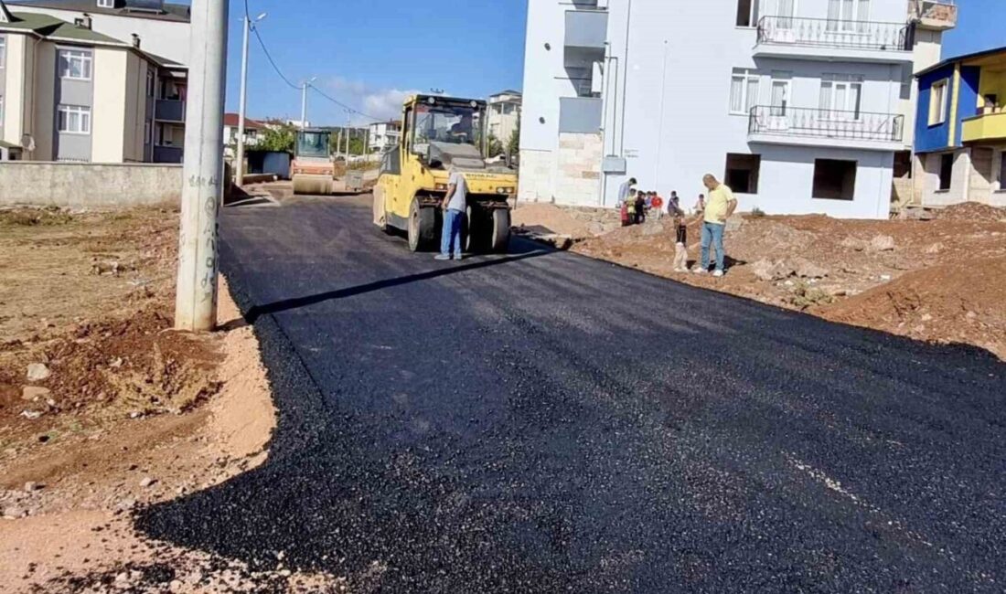 Körfez’de iki mahallede sıcak asfalt serimi tamamlandı Körfez’de mahalle sakinlerinin ulaşımını kolaylaştıran çalışmalar çerçevesinde Buğday Sokak ve