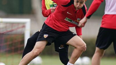 Kayserispor altyapısında forma giyen 2006 doğumlu genç defans oyuncusu Korkmazcan
