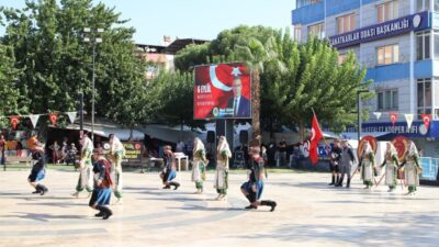 Köşk ilçesinin düşman işgalinden kurtuluşunun 103. yıldönümü dolayısıyla Kent Meydanı’nda