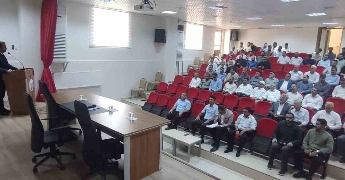 Kovancılar’da Mutad Toplantısı gerçekleştirildi Kovancılar İlçe Müftülüğü tarafından aylık Mutad Personel Toplantısı gerçekleştirildi. Kovancılar