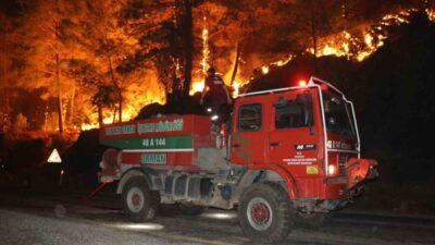 Köyceğiz Akköprü yangını söndürme çalışmaları gün boyu yoğun bir şekilde