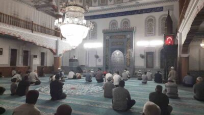 Muğla’nın Köyceğiz ilçesinde Mevlid-i Nebi Gecesi camilerde Kur’an-ı Kerim tilaveti,