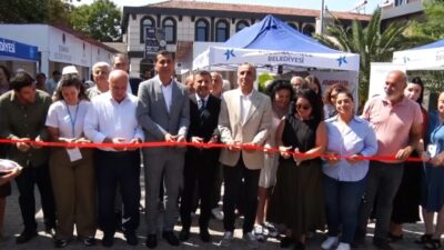 Küçükçekmece’de düzenlenen GADEV Kitap Fuarı kapılarını açtı. Küçükçekmece Garip Dede