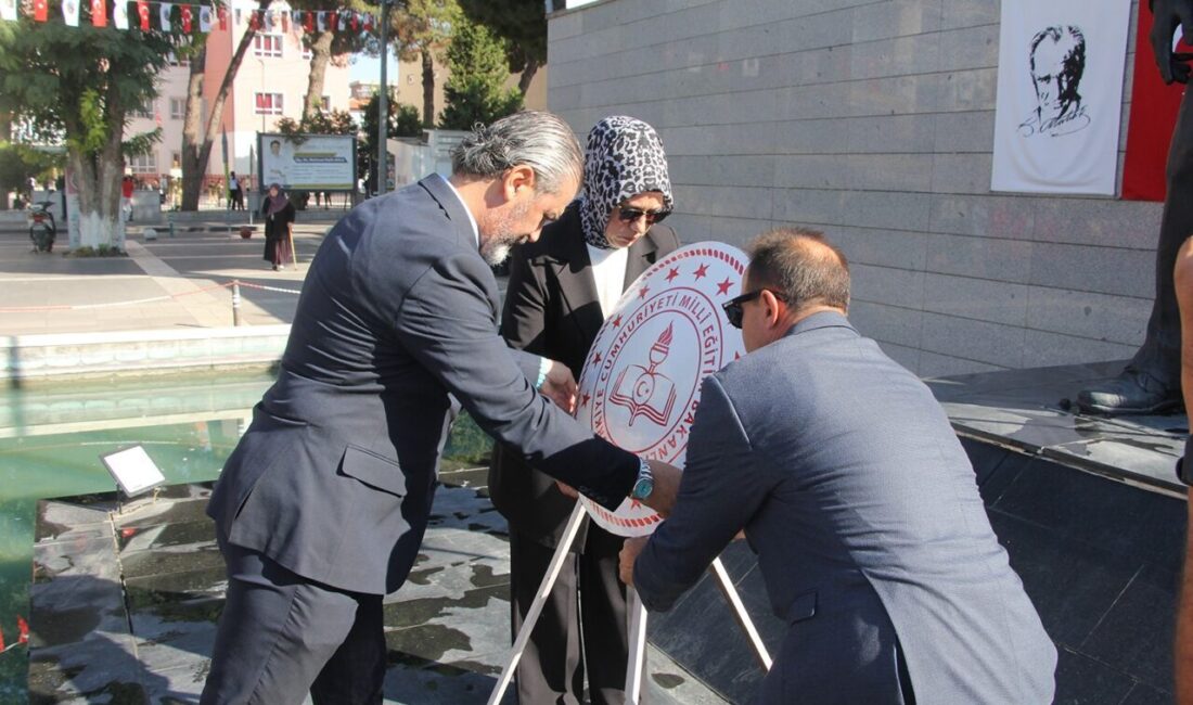 Kula’da İlköğretim Haftası kutlandı Manisa’nın Kula ilçesinde İlköğretim Haftası kutlama programı, Tapduk Emre İlkokulu