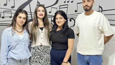 Hakkari’nin Yüksekova ilçesinde müzik öğretmeni Senem Çağatay, kendi imkanlarıyla kurduğu