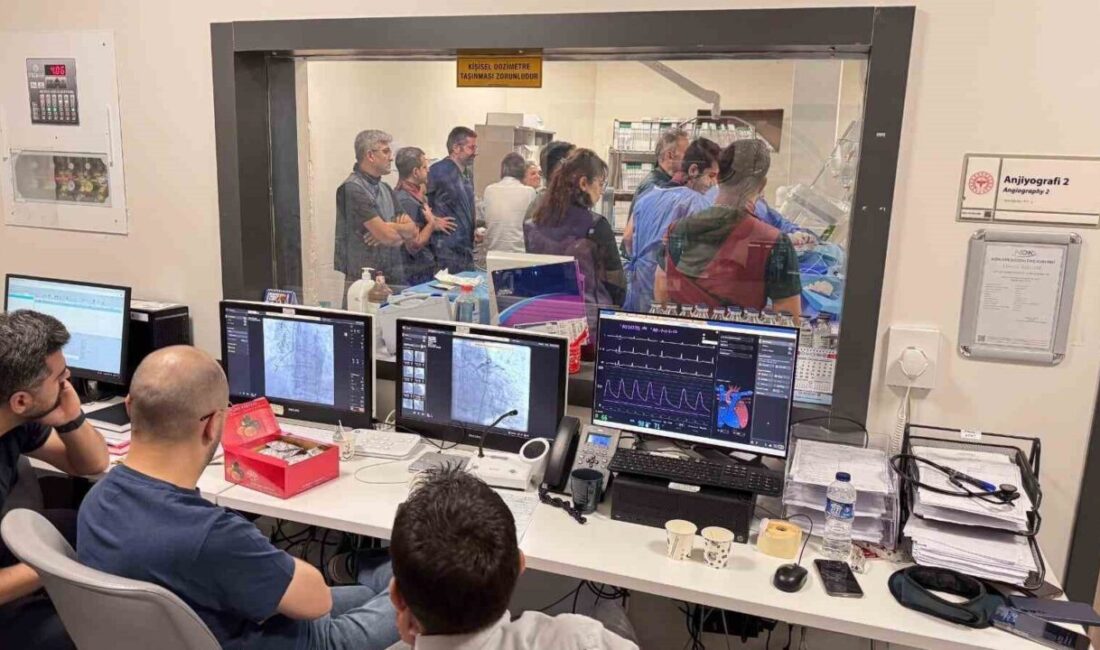 Kütahya Şehir Hastanesi Kardiyoloji Kliniğinde yüksek riskli işlemler başarıyla gerçekleşti Kütahya Şehir Hastanesi Kardiyoloji Kliniği, kalp sağlığında önemli sayılan işlemler