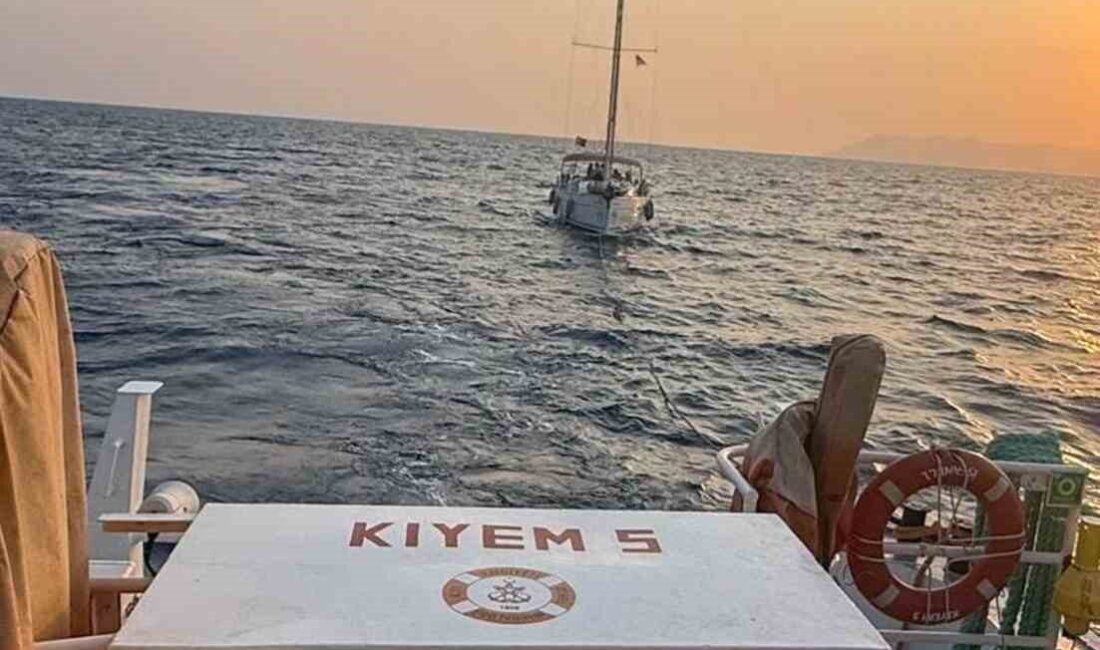 Makine arızası nedeniyle sürüklenen tekne kurtarıldı Muğla’nın Fethiye ilçesi açıklarında makine arızası yapan ve içinde 7