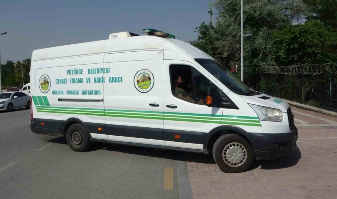 Malatya’da bıçaklı kavga: 1 ölü Malatya’da iki kişi arasında çıkan bıçaklı kavgada 1 kişi hayatını