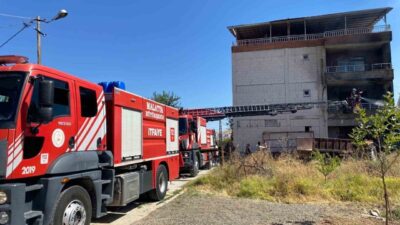 Malatya’da bir apartmanda çıkan yangın itfaiye tarafından söndürüldü. Olay, öğle