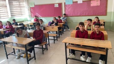 Muş’un Malazgirt ilçesinde eğitim öğretim yılı coşkuyla başladı. İlçede yaklaşık