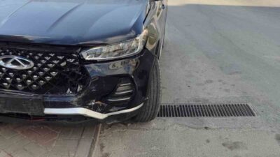 Antalya’nın Manavgat ilçesinde iki otomobilin çarpışması sonucu meydana gelen trafik