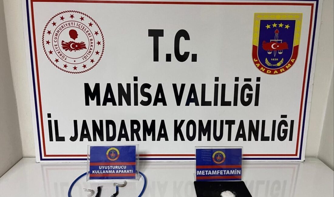 Manisa’nın Salihli ilçesinde jandarma ekiplerinin şüphe üzerine arama yaptığı şüphelilerden,
