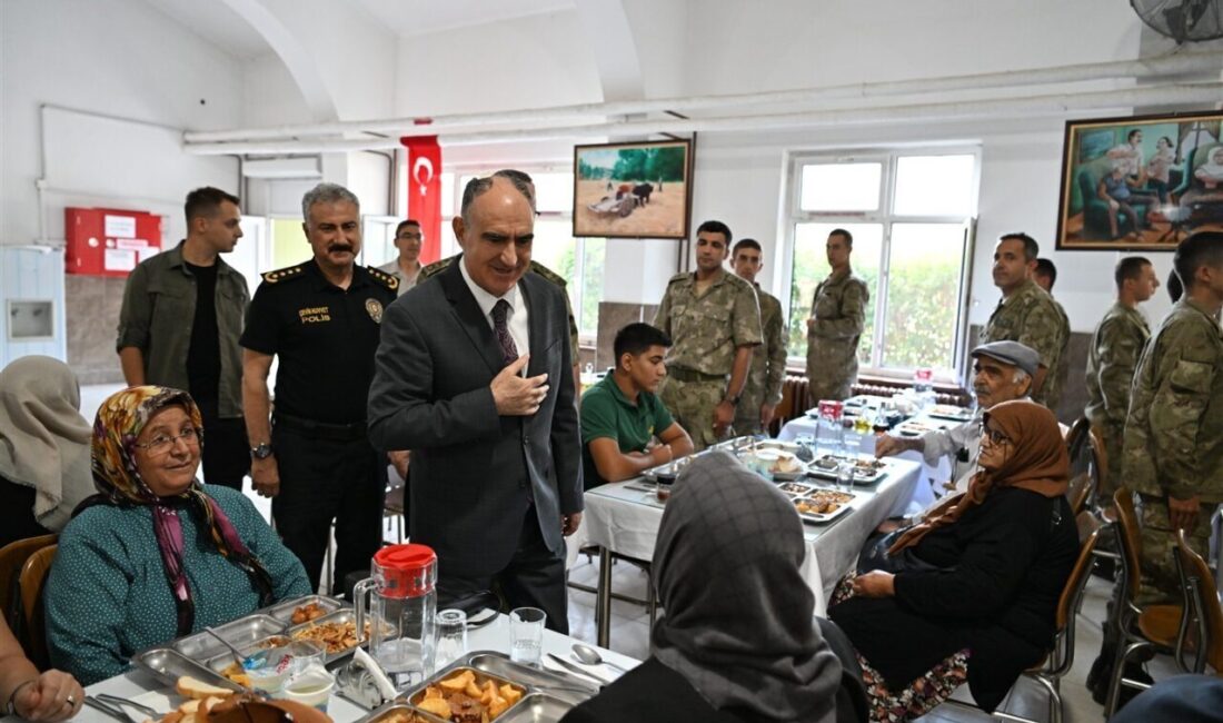 Manisa’da 19 Eylül Gaziler Günü etkinlikleri kapsamında şehit yakınları, gaziler