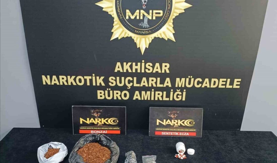Manisa’da uyuşturucu operasyonu: 3 tutuklama Manisa’nın Akhisar ilçesinde Akhisar Narkotik Suçlarla Mücadele Şube Müdürlüğü ekipleri