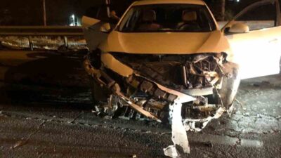 Mardin’de, sürücüsünün direksiyon hakimiyetini kaybettiği otomobil bariyere çarptı. Kazada 1