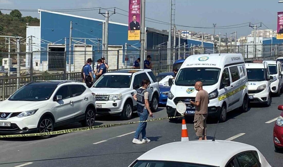 Marmaray istasyonu önünde şok eden olay Küçükçekmece’de Marmaray istasyonu önünde park halinde bulunan araçta erkek cesedi