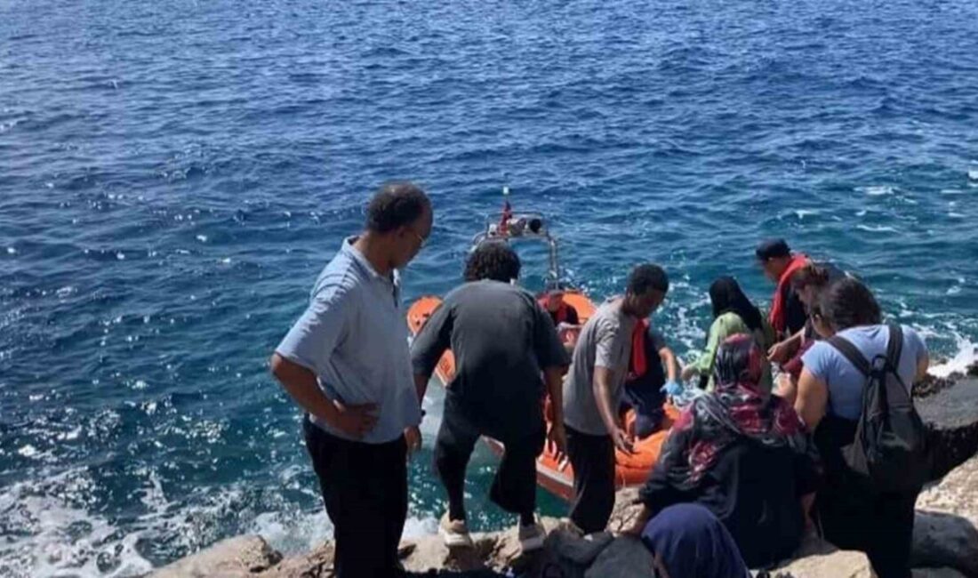 Marmaris Armella koyunda mahsur kalan 39 düzensiz göçmen kurtarıldı Muğla’nın Marmaris ilçesi Armella koyunda mahsur kalan 16’sı çocuk toplam
