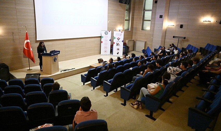 Matematiğin Gizli Hazinesi: Sayı Duyusu 2″ isimli TÜBİTAK 4004 Projesinin açılışı yapıldı Uşak Üniversitesi ile Uşak Turan Akçay Bilim ve Sanat Merkezi