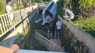 Muğla’nın Menteşe ilçesinde meydana gelen trafik kazasında 2 kişi hafif