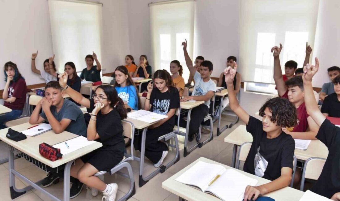 Mersin Büyükşehir Belediyesi kurs merkezleri yeni döneme başladı Mersin Büyükşehir Belediyesinin 32 kurs merkezi, 2025-2026 eğitim-öğretim yılına başladı.