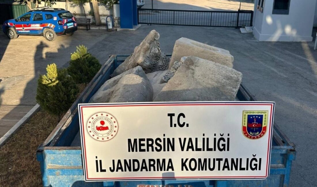 Mersin’de Bizans dönemine ait 7 parça eser ele geçirildi: 2 gözaltı Mersin’in Mut ilçesinde jandarma ekiplerince Bizans dönemine ait olduğu değerlendirilen