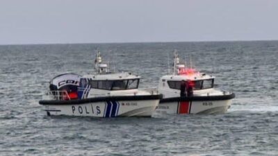 Mersin’de farklı paraşüt etkinliklerinde iki ayrı kaza yaşandı. Bir paraşütçü