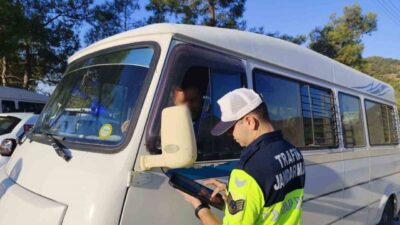 Mersin’de İl Jandarma Komutanlığı Trafik Jandarması, 2025-2026 eğitim-öğretim yılıyla birlikte