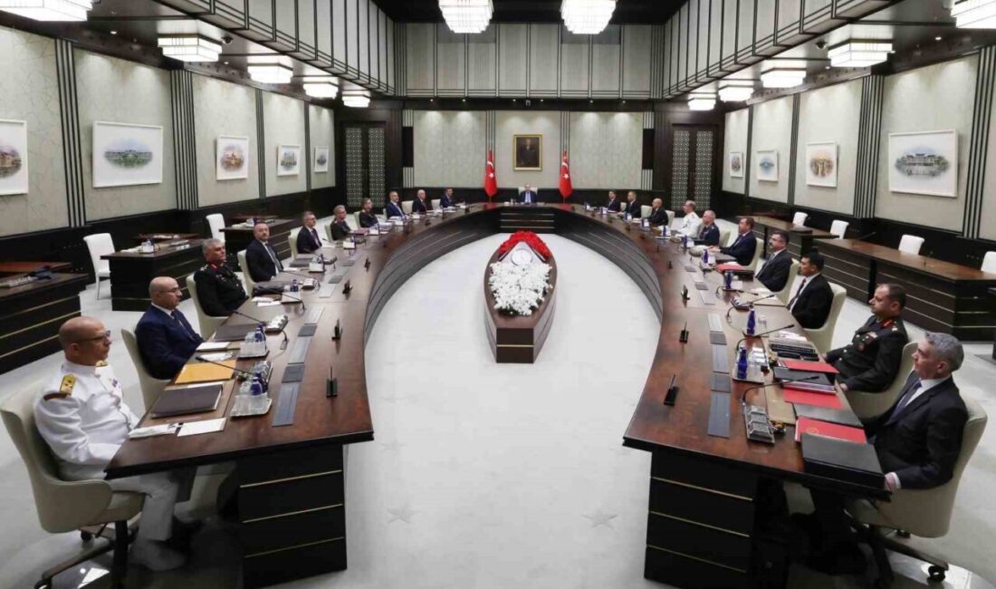 MGK Bildirisi: Terörsüz Türkiye vurgusu, Gazze ve bölgesel gelişmeler masada Cumhurbaşkanı Recep Tayyip Erdoğan başkanlığındaki Milli Güvenlik Kurulu (MGK) Toplantısı’nda,