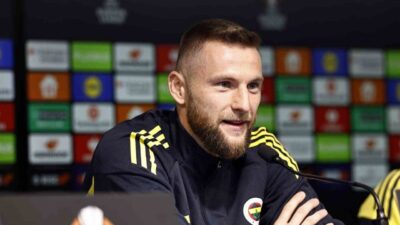 Fenerbahçe takım kaptanlarından Milan Skriniar, son maçlarda alınan kötü sonuçlara