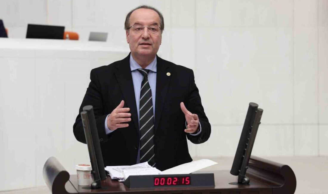 Milletvekili Akay: “Bu büyük ihmalkarlığın takipçisi olacağız” CHP Karabük Milletvekili Cevdet Akay, KARDEMİR’de lise stajı gören Yağız