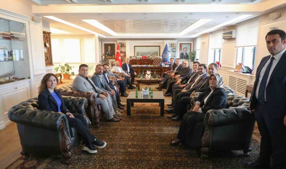 Milletvekili Mevlüt Kurt Melikgazi Belediyesi’nin vizyon projelerini gezdi AK Parti Kahramanmaraş Milletvekili, TBMM İçişleri Komisyonu Üyesi, Genel Merkez