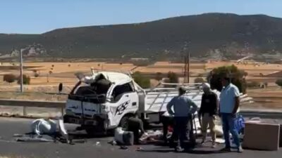 Kahramanmaraş’ta minibüs ile kamyonetin karıştığı kazada 2 kişi yaralandı. Kaza,