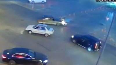 Denizli’nin Pamukkale ilçesinde çok işlek olmasına rağmen ikaz işareti bulunmayan