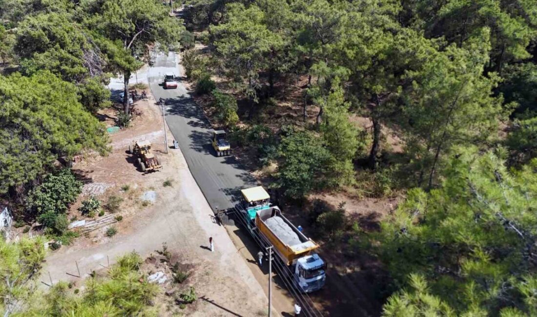 Muğla Büyükşehir’den Ula kırsalına 17,5 Milyon TL’lik yol yatırımı Muğla Büyükşehir Belediyesi, kırsal mahalle yollarında güvenli ve konforlu ulaşımı
