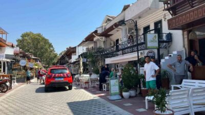 Muğla’nın Ula ilçesi Akyaka Mahallesi’nde apartta ölü bulunan kişinin genç