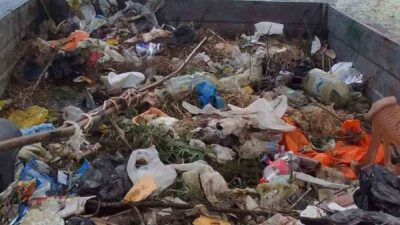 Bolu’nun Göynük ilçesindeki Çubuk Gölü, yapılan temizlik çalışmasıyla bir römork