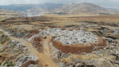 Muş Belediyesi tarafından şehir merkezine yakın bölgede bulunan çöp döküm