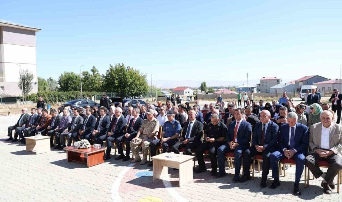 Muş’ta “İlköğretim Haftası” etkinliklerle kutlandı Muş’ta “İlköğretim Haftası” dolayısıyla 2071 Melikşah İlkokulu’nda program düzenlendi. Muş