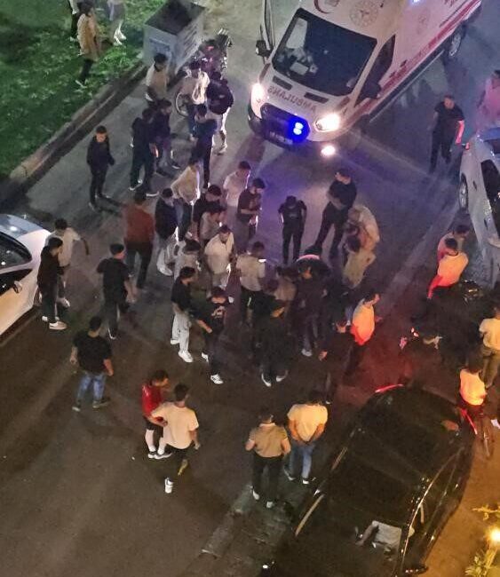 Muş’ta motosiklet kazası: 1 yaralı Muş’ta seyir halindeki motosikletin park halindeki araca çarptığı kazada motosiklet