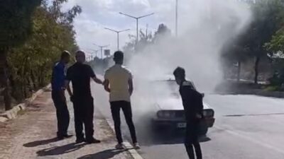 MUŞ (İHA) – Muş’ta seyir halindeyken motor kısmından alev alan