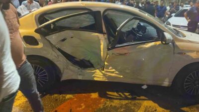 Muş’ta gece saatlerinde meydana gelen trafik kazasında 2 aracın çarpışması