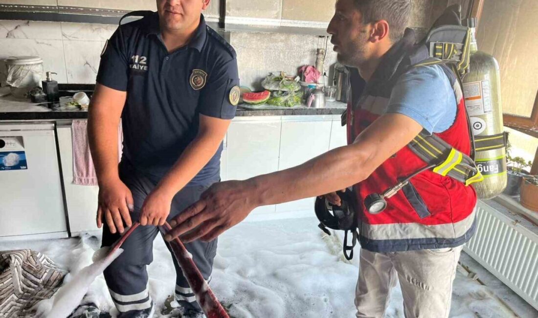 Mutfakta çıkan yangın itfaiye ekiplerince söndürüldü Isparta’nın Şarkikaraağaç ilçesinde 5 katlı apartmanın son katında çıkan yangın,