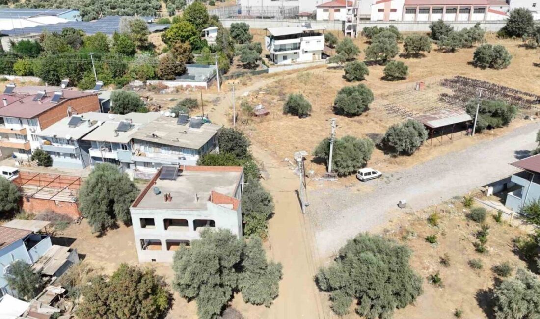 Nazilli Belediyesi, ilçenin farklı noktalarında eş zamanlı olarak sürdürdüğü yol