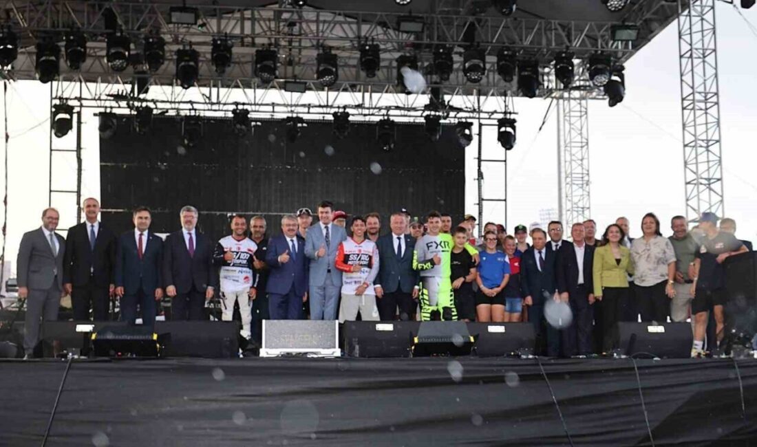 NG Afyon MotoFest açılış seronomosi gerçekleştirildi NG Afyon MotoFest açılış seronomosi protokol üyelerinin katılımıyla gerçekleştirilirken, birçok