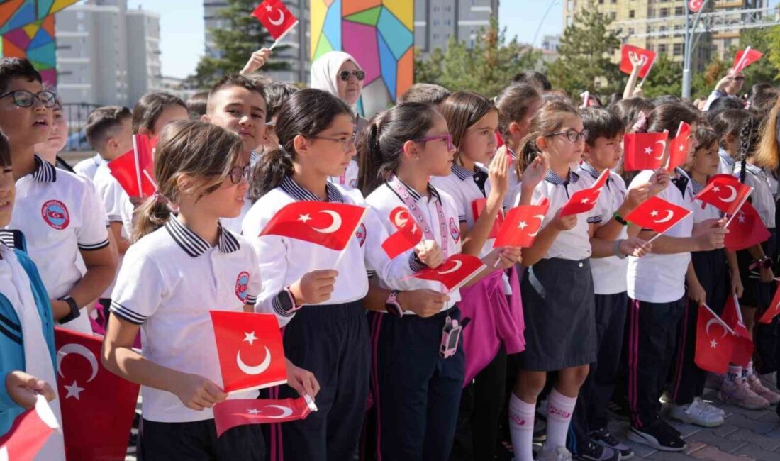 Niğde’de İlköğretim Haftası kutlandı Niğde’de İlköğretim Haftası Kemal Aydoğan İlkokulu’nda düzenlenen törenle kutlandı. Saygı