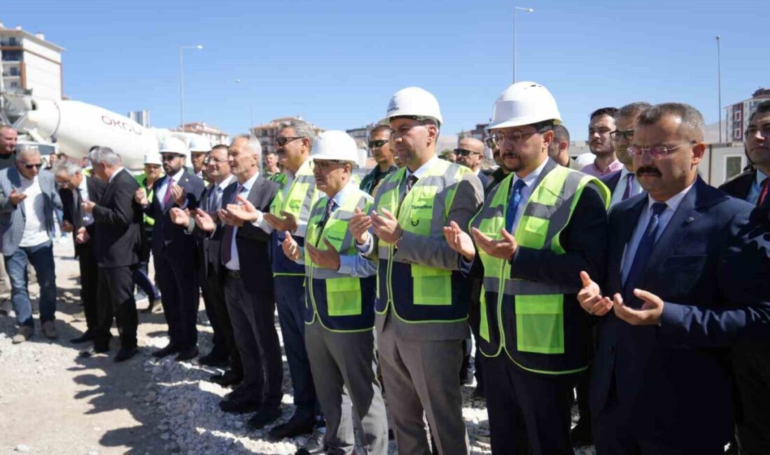 Niğde’de Tapu ve Kadastro hizmet binasının temeli atıldı Niğde’de Tapu ve Kadastro Hizmet Binası’nın temeli düzenlenen törenle atıldı.
