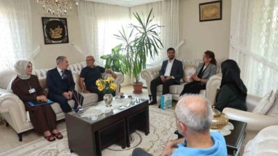 Nilüfer Belediyesi yetkilileri gazileri ziyaret etti. Nilüfer Belediyesi, “Gaziler Haftası”nda