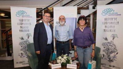 Nilüfer Belediyesi Şiir Kütüphanesi’nde düzenlenen “Dizelerin İzinde: Zarfsız Mektuplar” söyleşisinde