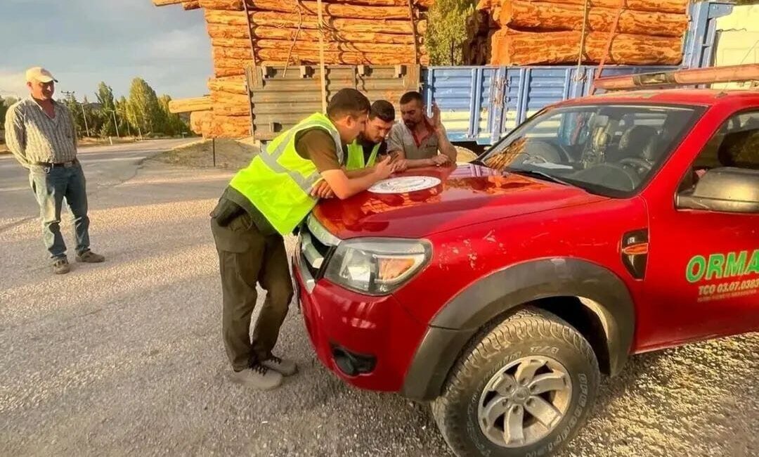 OGM’nin mobil kontrol noktalarında denetim faaliyetleri sürüyor Ankara’nın Beypazarı ve Nallıhan ilçelerinde Orman İşletme Müdürlüğü (OGM) mobil