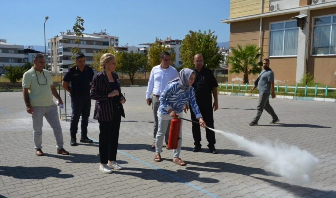 Aydın’ın Nazilli ilçesinde okul mutfaklarında görev yapan aşçı ve aşçı